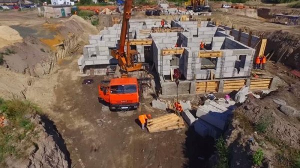 Як будують новий житловий квартал у Луцьку: зйомка з висоти пташиного польоту. ФОТО. ВІДЕО