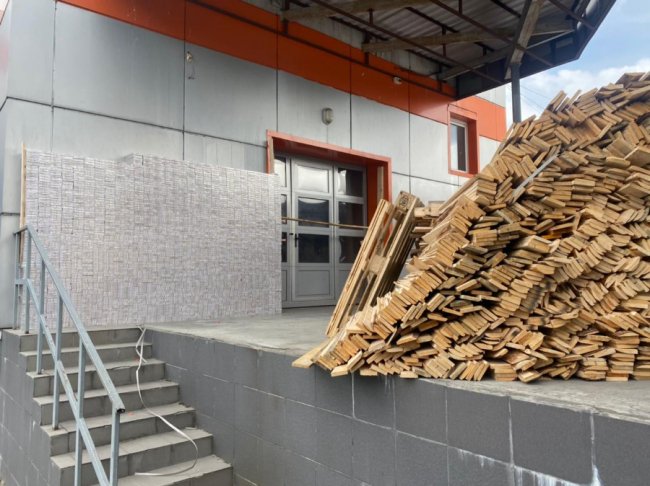 На «Ягодині» затримали поляка, який хотів вивезти з України велику партію контрабандних сигарет. ФОТО