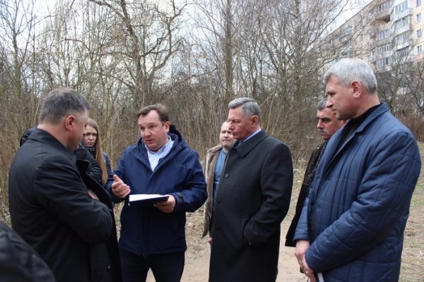 У Луцьку обговорили, як прибиратимуть парк 900-річчя Луцька. ФОТО