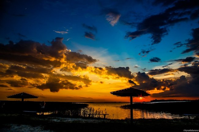 Край неба палає: захопливий захід сонця на Світязі. ФОТО