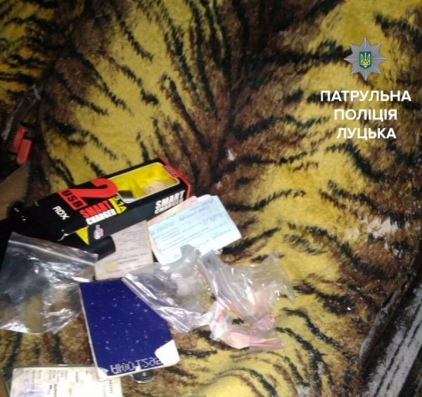 У Луцьку затримали авто з наркотиками та зброєю