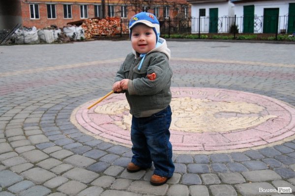 У Луцьку запалювали страсні свічки