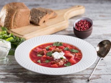 У місті на Волині для допомоги ЗСУ оголосили декаду борщу 