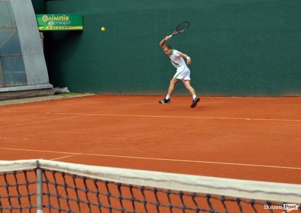 У Луцьку зібралися тенісисти-аматори. ФОТО