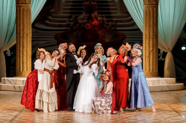 Клубок почуттів, секретів і ревнощів: що покажуть у театрі у Луцьку 30 квітня – 4 травня