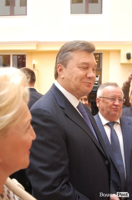Янукович відвідав Волинську обласну клінічну лікарню. ФОТО