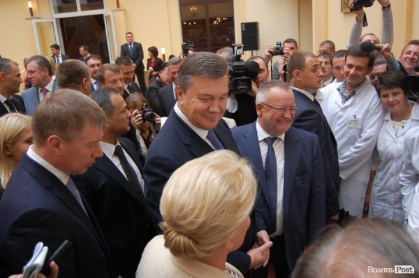 Янукович відвідав Волинську обласну клінічну лікарню. ФОТО