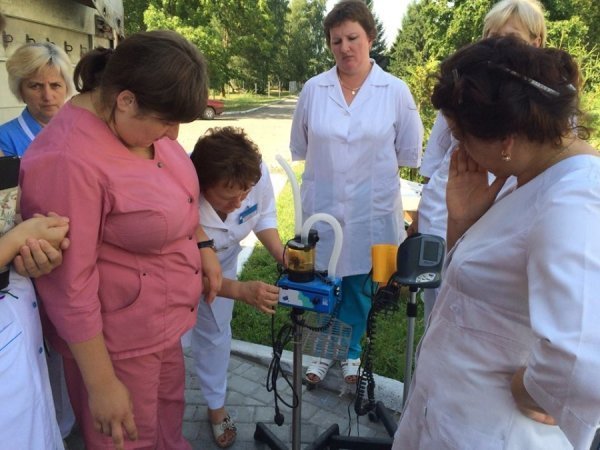 Патріоти з Францї передали допомогу волинським лікарням. ФОТО