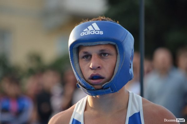 Кров'ю і потом: як у Луцьку билися за перемогу в боксі. ФОТОРЕПОРТАЖ