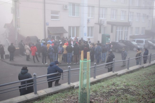  У луцькому ЦНАПі прокоментували ситуацію з паспортними чергами