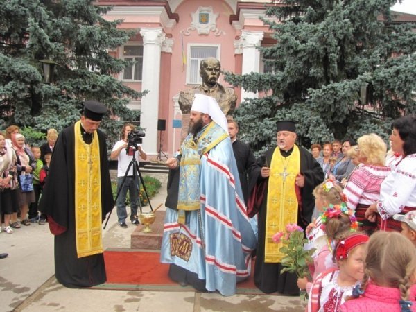 У місті на Волині відкрили памʼятник Шевченку. ФОТО