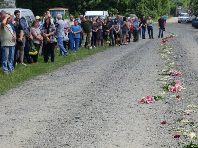 Провів майже пів тисячі днів у надважких боях: на Волині попрощалися з Героєм Олександром Карпуком. ФОТО