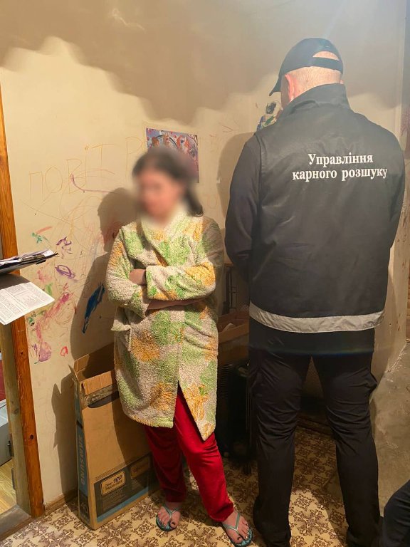 Ошукали близько 100 осіб: волинські оперативники розкрили деталі припинення шахрайської схеми в'язнів. ФОТО