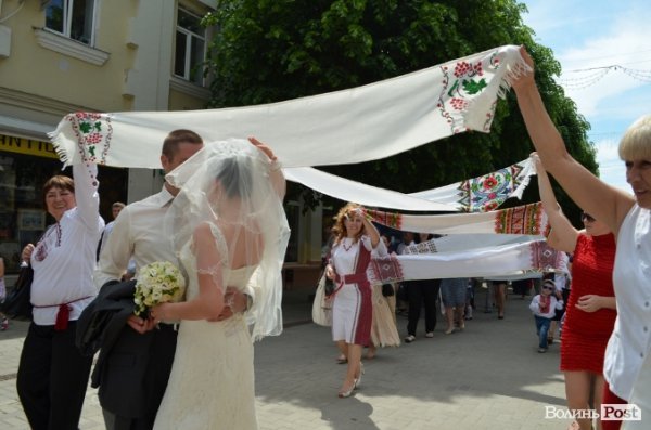 У Луцьку – хода пам’яті жертв політичних репресій. ФОТО
