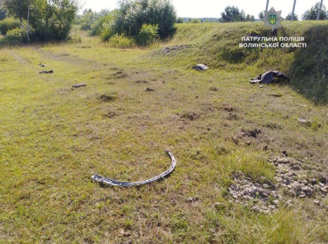 На Волині водій без прав на швидкості злетів у кювет. ФОТО