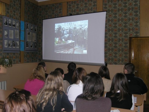 Волинський технікум зібрав пораненим майданівцям майже 4 тисячі гривень