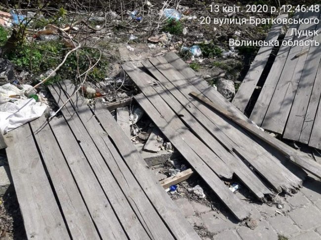 У Луцьку недобросовісний орендар загидив територію Старого міста. ФОТО