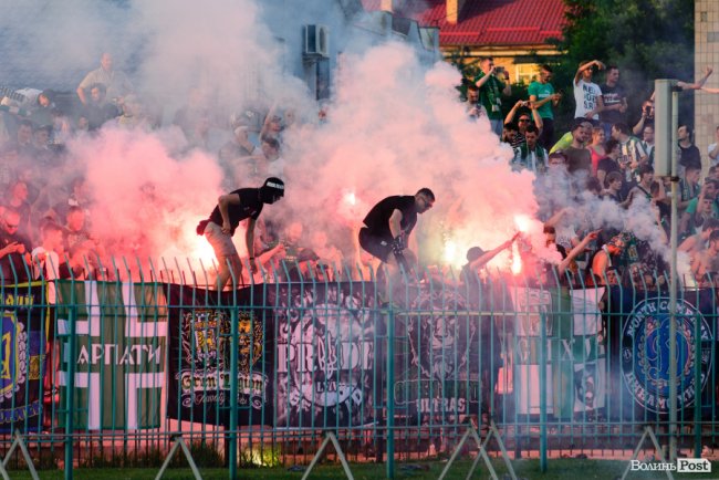 «Волинь» – «Карпати»: великий фотозвіт із нашумілого матчу