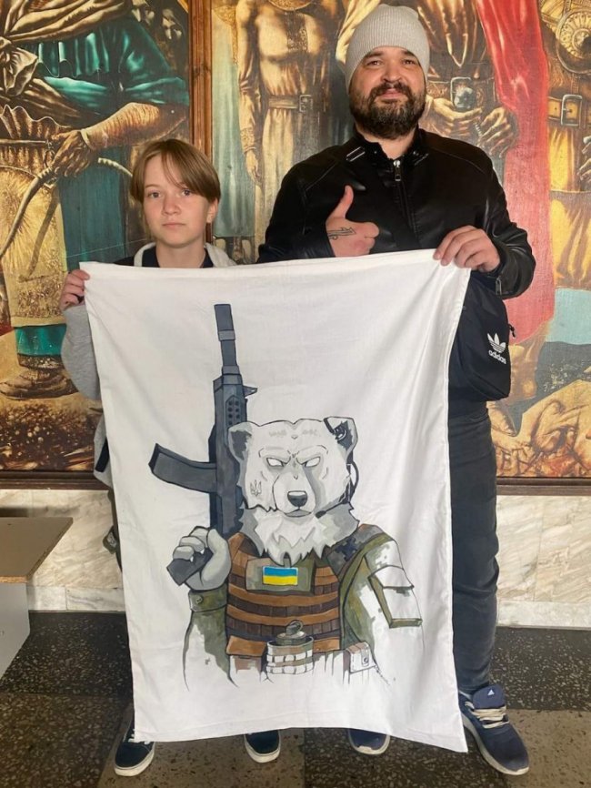 Художниця з Володимира малює військових в образах ведмедів, вовків та левів