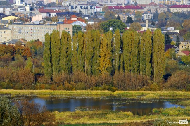 І на «закуску». Осінній краєвид з даху  «Супернови»