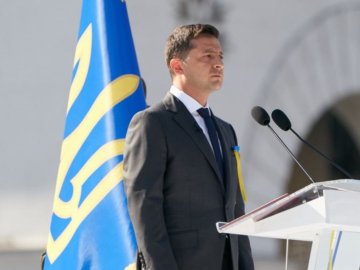 Зеленський доручив легалізувати видобуток бурштину до 1 грудня