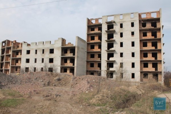 Недобудовані будівлі у Нововолинську стали прихистком наркозалежних. ФОТО