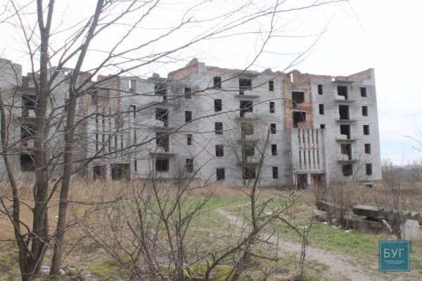 Недобудовані будівлі у Нововолинську стали прихистком наркозалежних. ФОТО
