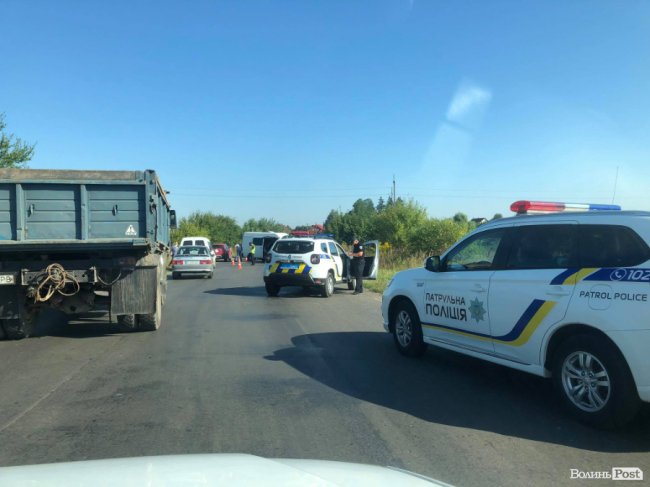 На виїзді з Луцька – аварія, постраждало четверо людей. ФОТО
