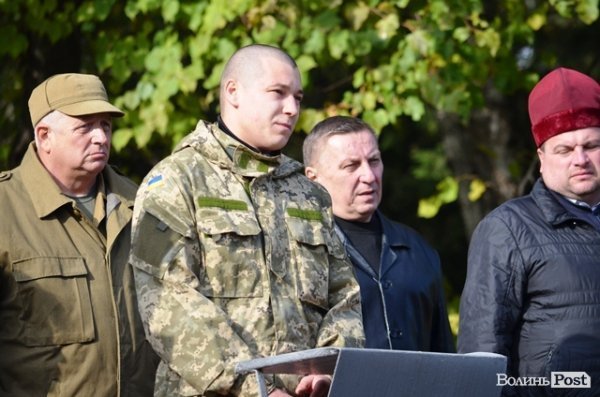 Волинські призовники поїхали на службу. ФОТО