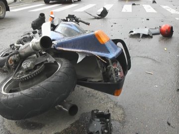 У Ковелі під колеса мотоцикла потрапила школярка