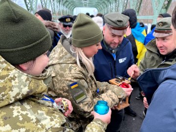 На Волині на кордоні зустріли Вифлеємський вогонь миру