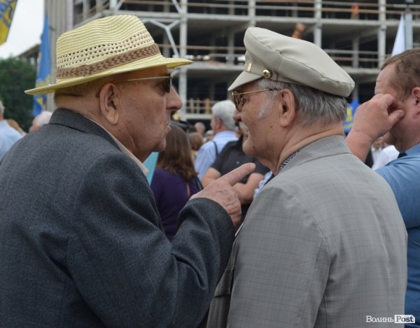 Луцьк вийшов на віче - захищати мову. ФОТО
