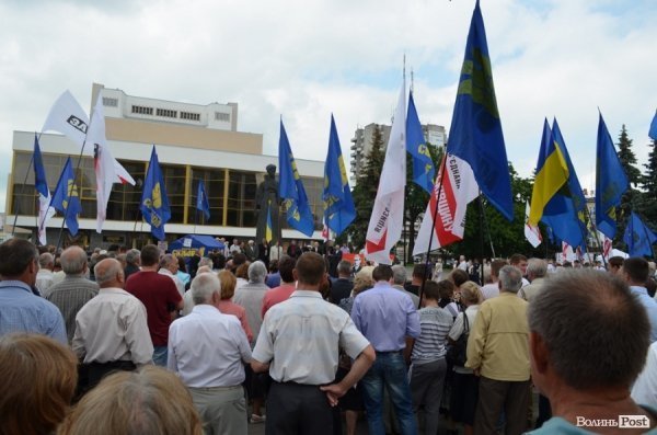 Луцьк вийшов на віче - захищати мову. ФОТО