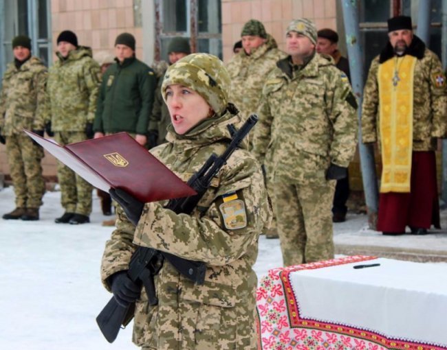 Відома волинська волонтерка склала присягу на вірність Батьківщині