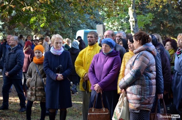 На Покрову у Луцьку освятили камінь на місці пам’ятника Волинським Героям АТО. ФОТО
