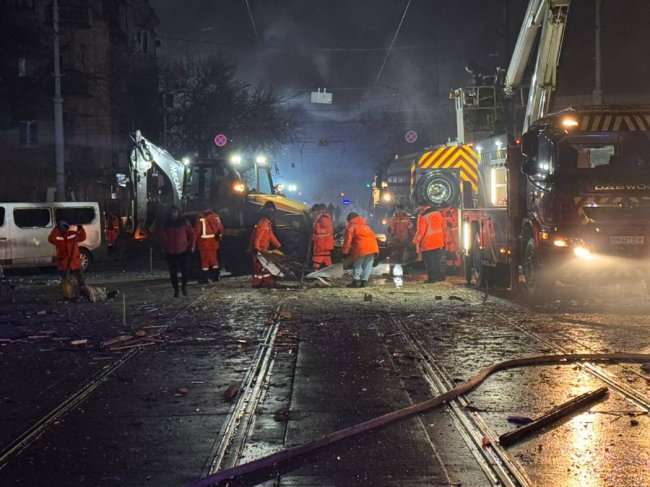 Росія масовано обстріляла Одесу: поцілила у житлові будинки та дитячий садок
