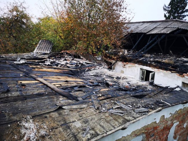 Показали наслідки пожежі в покинутій лікарні на Волині. ФОТО