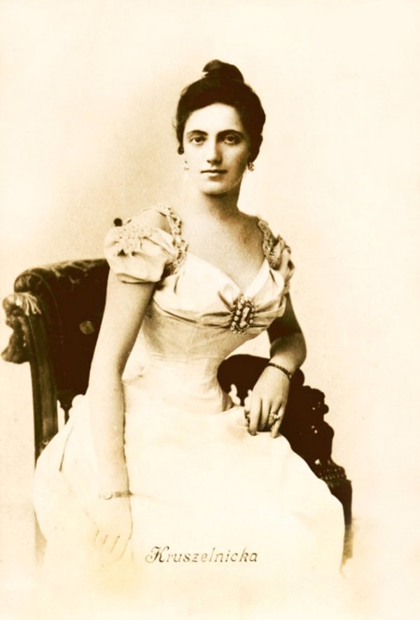 Фотопортрет Соломії Крушельницької. Фото кінця ХІХ століття.