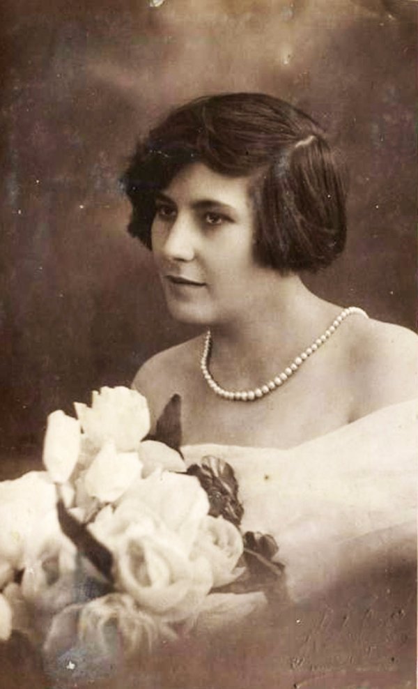 Ванда Тищик зі Знесіння. Фото 1922-1923 років.