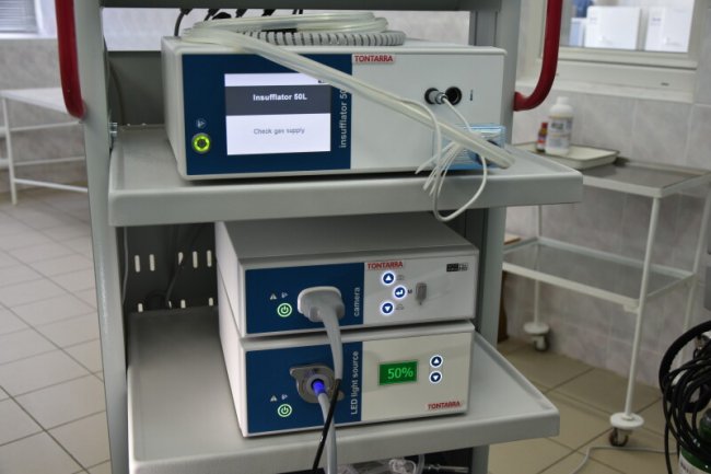 Луцька лікарня отримала новітній апарат, який дозволяє робити операції при найменших розрізах. ФОТО