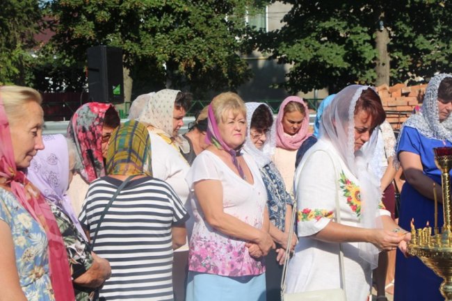 У волинському онкодиспансері на місці майбутньої церкви відзначили храмове свято