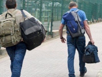 Близько 650 тисяч чоловіків виїхали незаконно з України від початку великої війни, – Politico