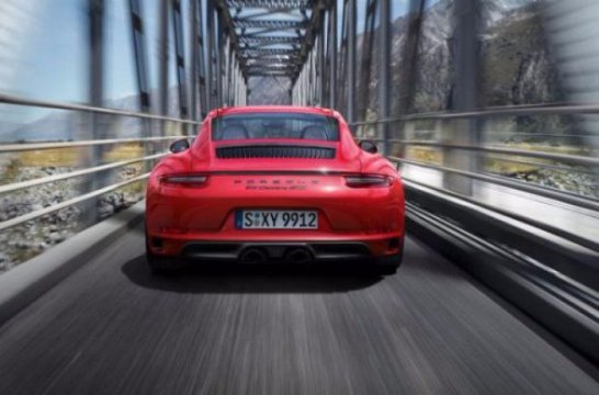 Назвали 5 найкращих автівок 2017 року