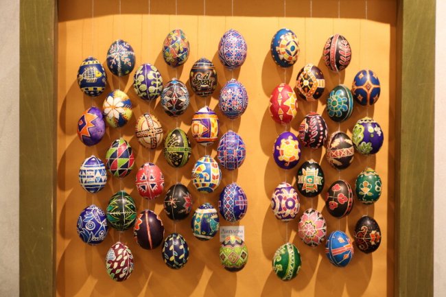 На виставці у Луцьку представили понад тисячу писанок