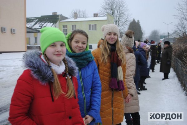 Дітлахи на Волині створили Ланцюг єднання