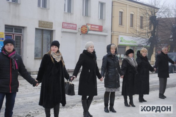 Дітлахи на Волині створили Ланцюг єднання