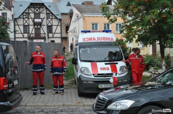 На місці чергували дві карети «швидкої допомоги»