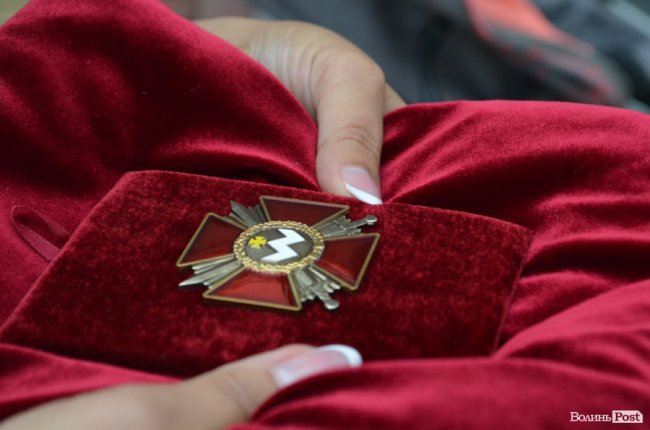 «Востаннє для тебе: слава Україні!»: Луцьк попрощався з Георгієм Ольховським. ФОТО