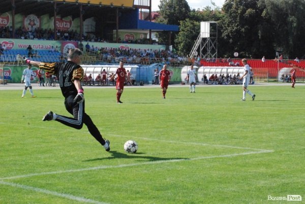 Матч поколінь в Луцьку: ветерани «Волині» проти сучасників. ФОТО