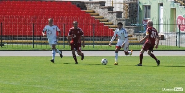 Матч поколінь в Луцьку: ветерани «Волині» проти сучасників. ФОТО